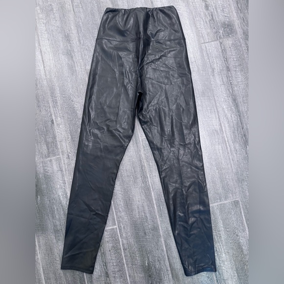 Aritzia Wilfred Free Daria Pants Size Medium‎ Black Leggings Unreal Leather - Picture 7 of 11